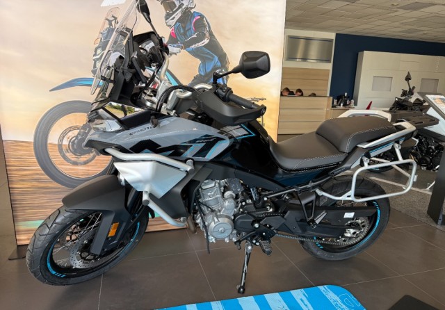 cf-moto