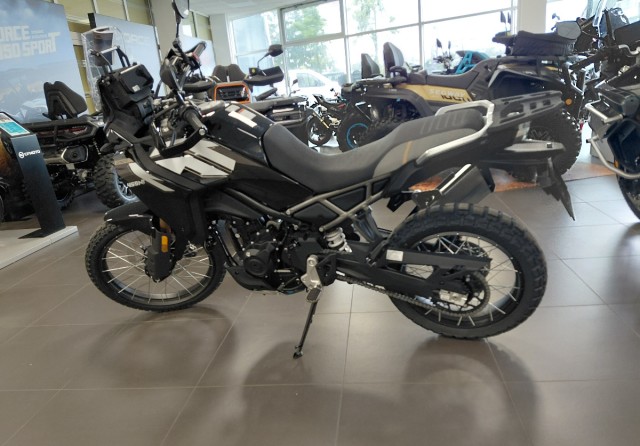 cf-moto
